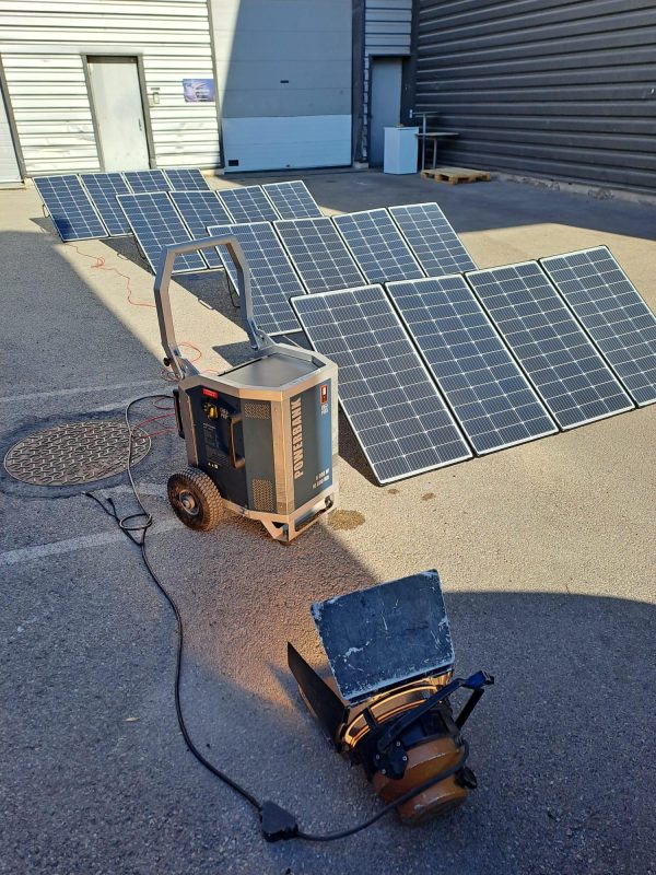 PESS ENERGY -  EKLA Paneles solares PowerBank - Imagen 2