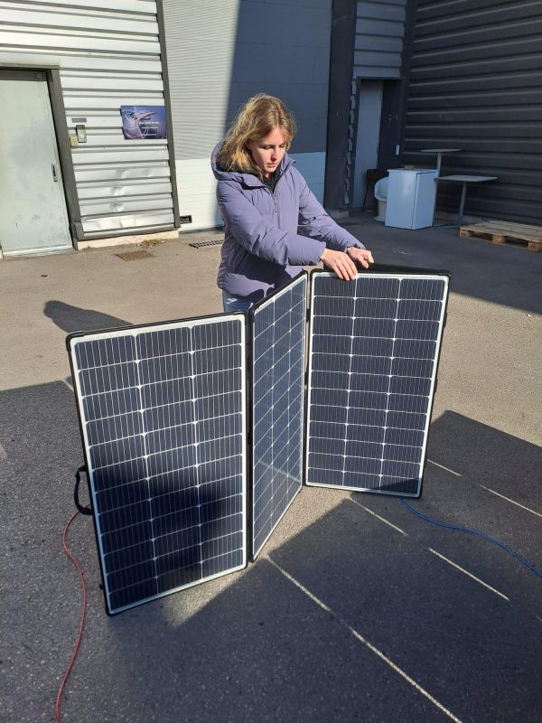 PESS ENERGY -  EKLA Paneles solares PowerBank - Imagen 3